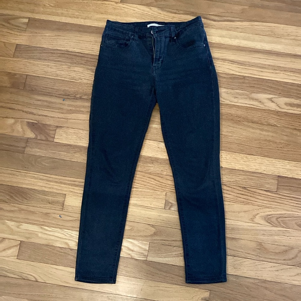 Women’s black Levi’s 721 high rise skinny 28